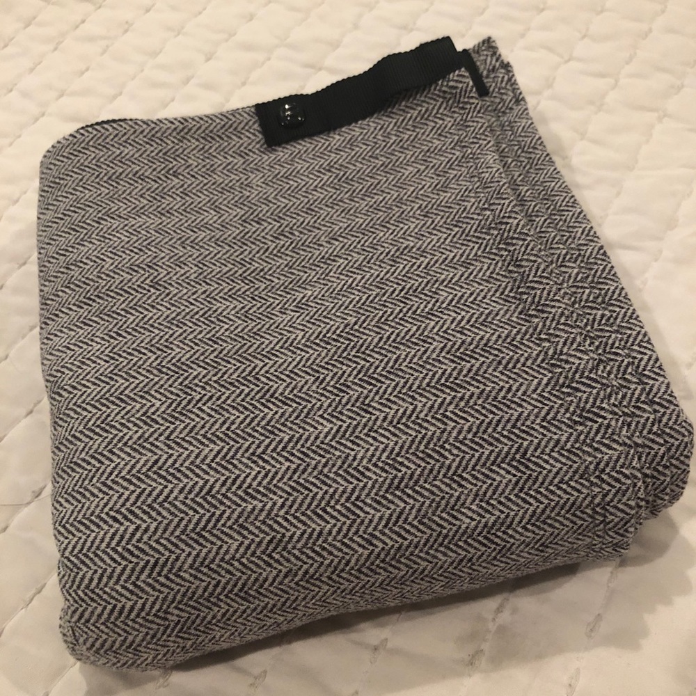 Lululemon Vinyasa Herringbone Scarf